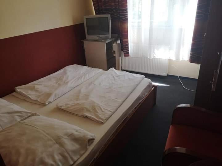Bed and Breakfast Fenyves Panzio à Siófok Extérieur photo